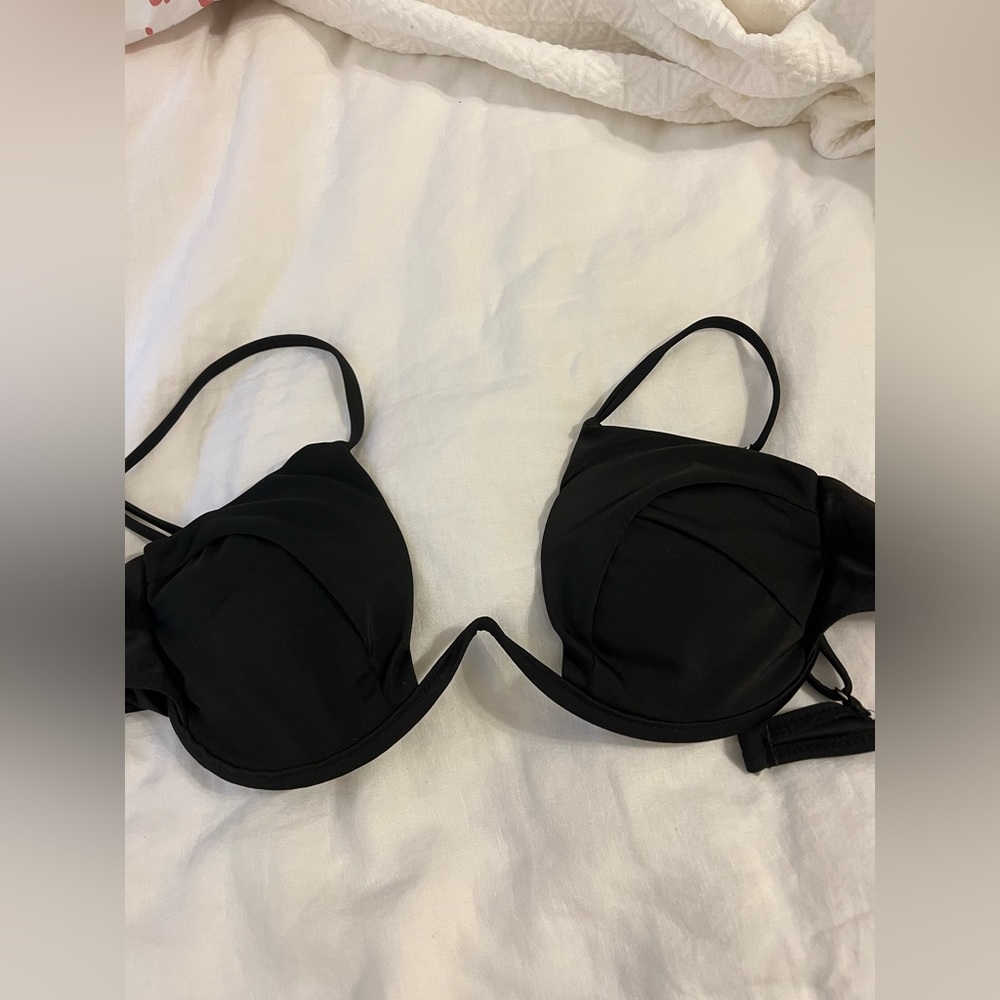 Black bikini top